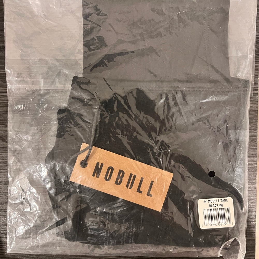 NOBULL MUSCLE TANK IN BLACK